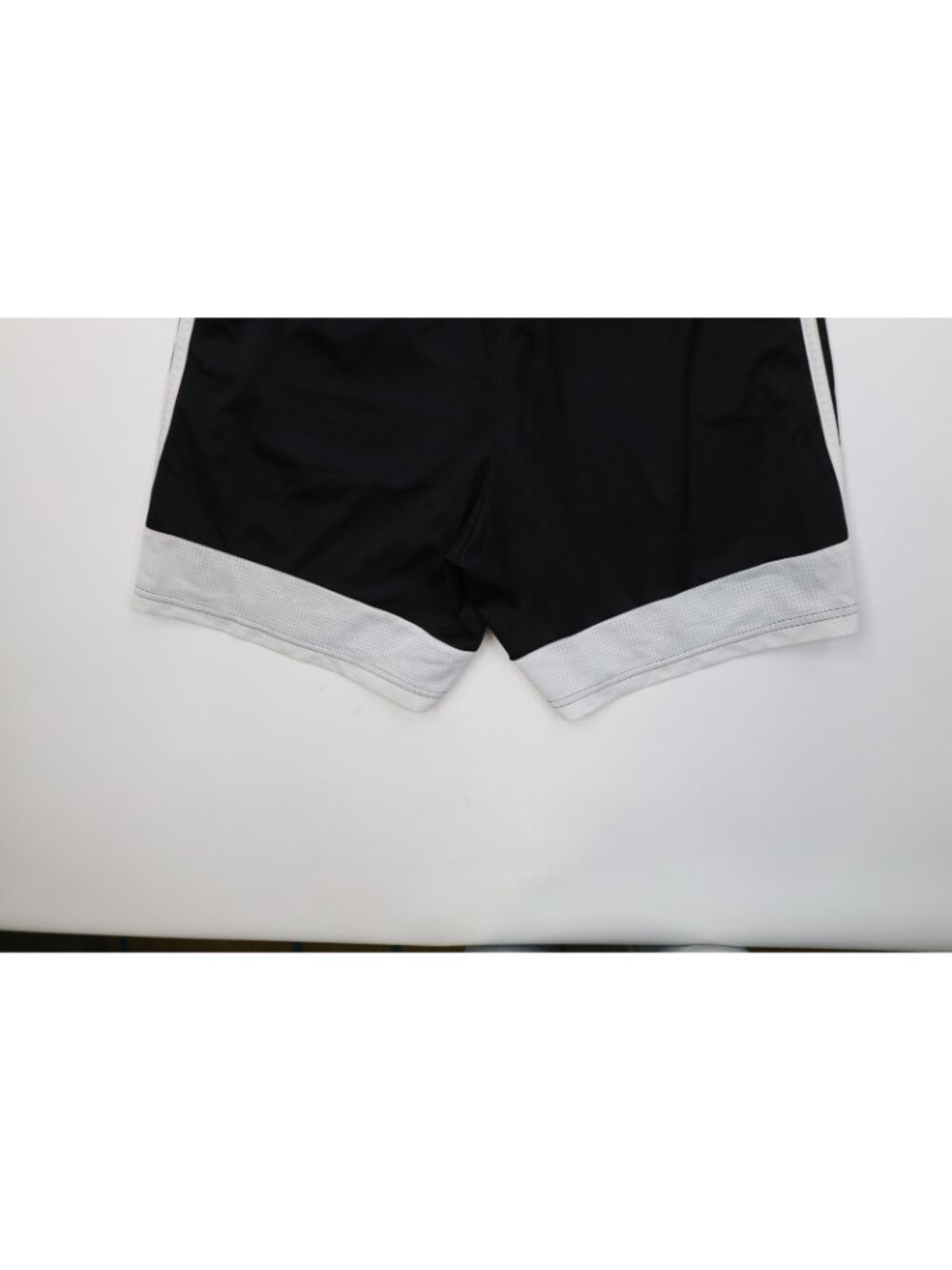 Vintage Y2K Adidas Mens Medium Striped Above Knee Running Jogging Soccer Shorts - Picture 11 of 12